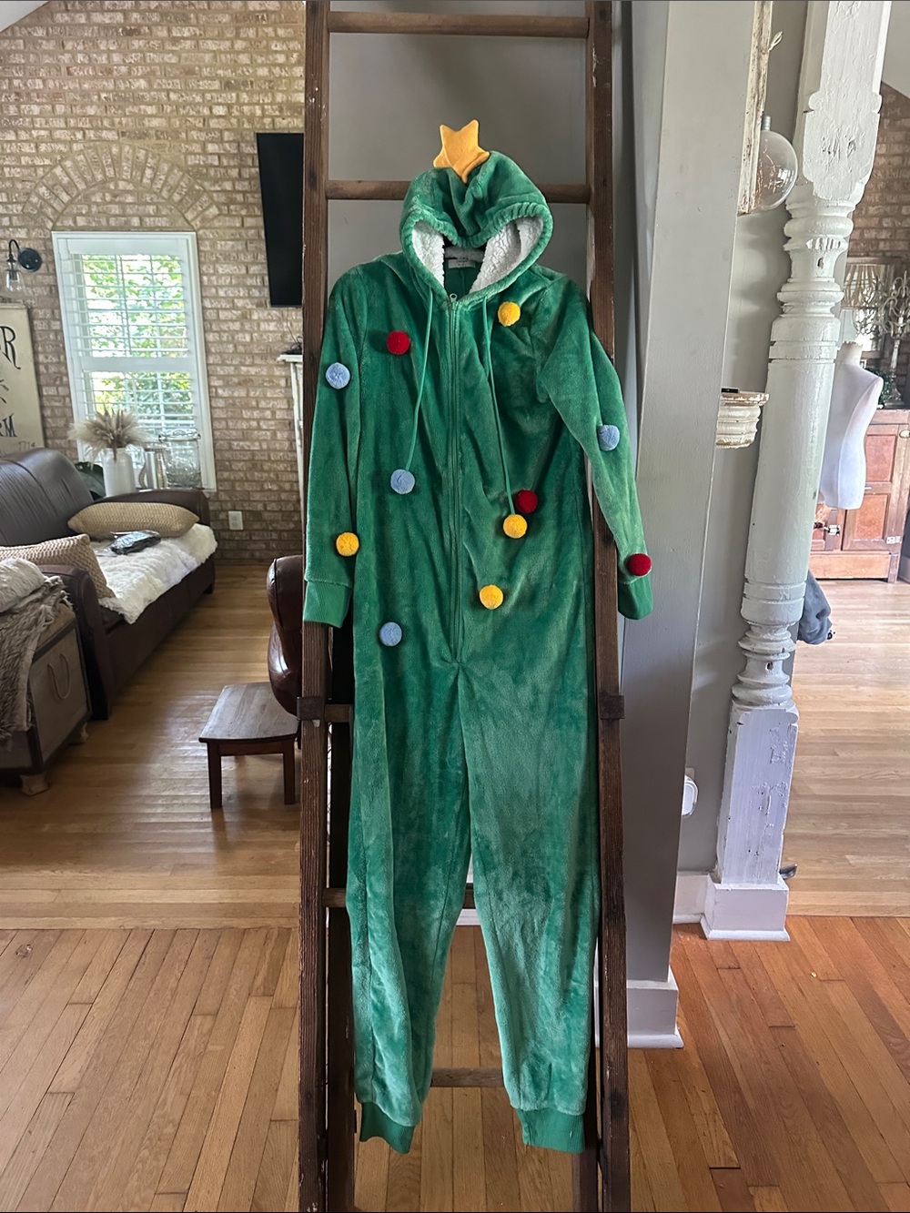 JACKLYN NEW YORK CHRISTMAS TREE ONE PIECE SUIT PAJAMAS HOLIDAY MEDIUM EXCELLENT